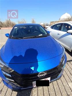 نيسان فيرسا